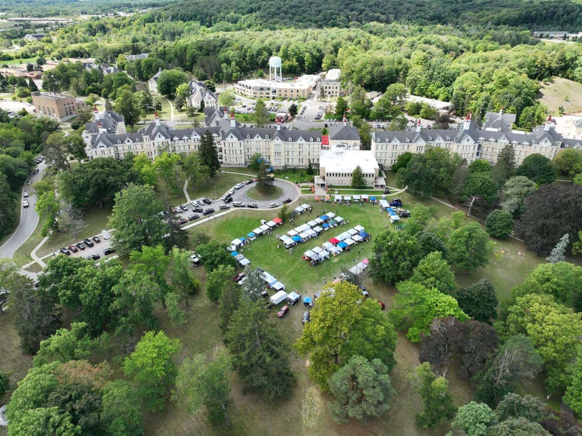 Condo On State Hospital Grounds! Traverse City Exterior photo